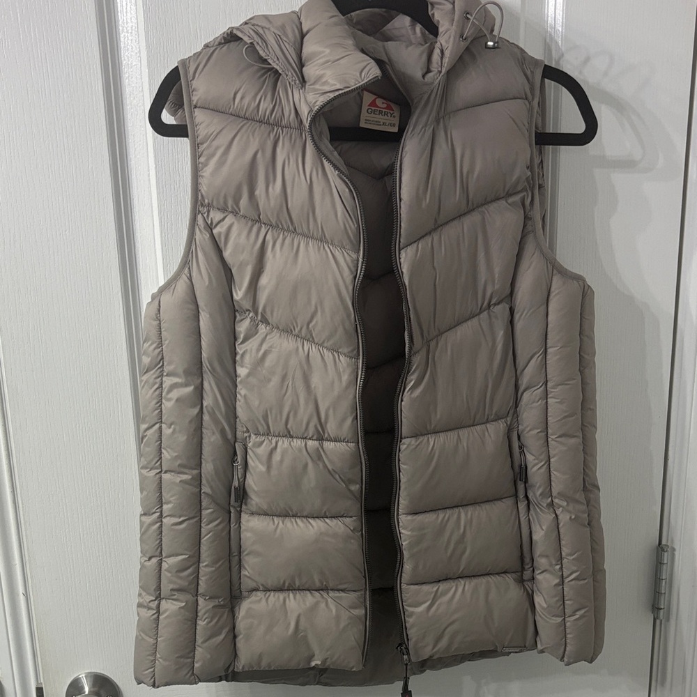 Gerry New Without Tag Taupe Puffer Vest